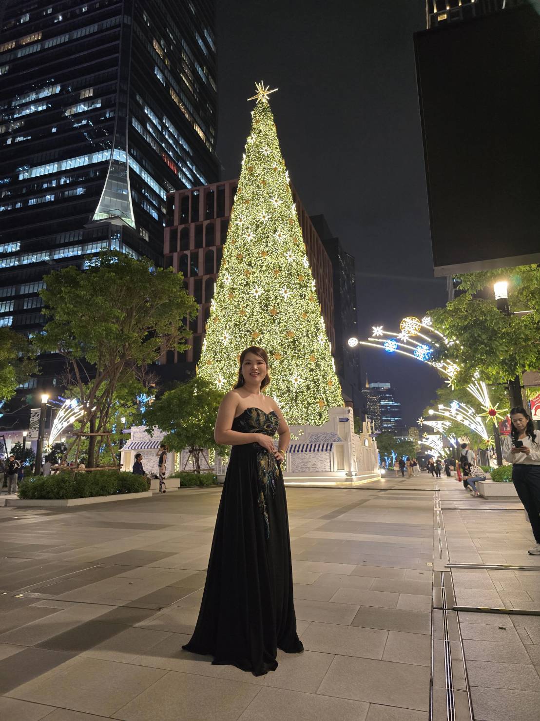 ชุดราตรีสีดำหรู สำหรับงานเลี้ยงบริษัท ✨🖤