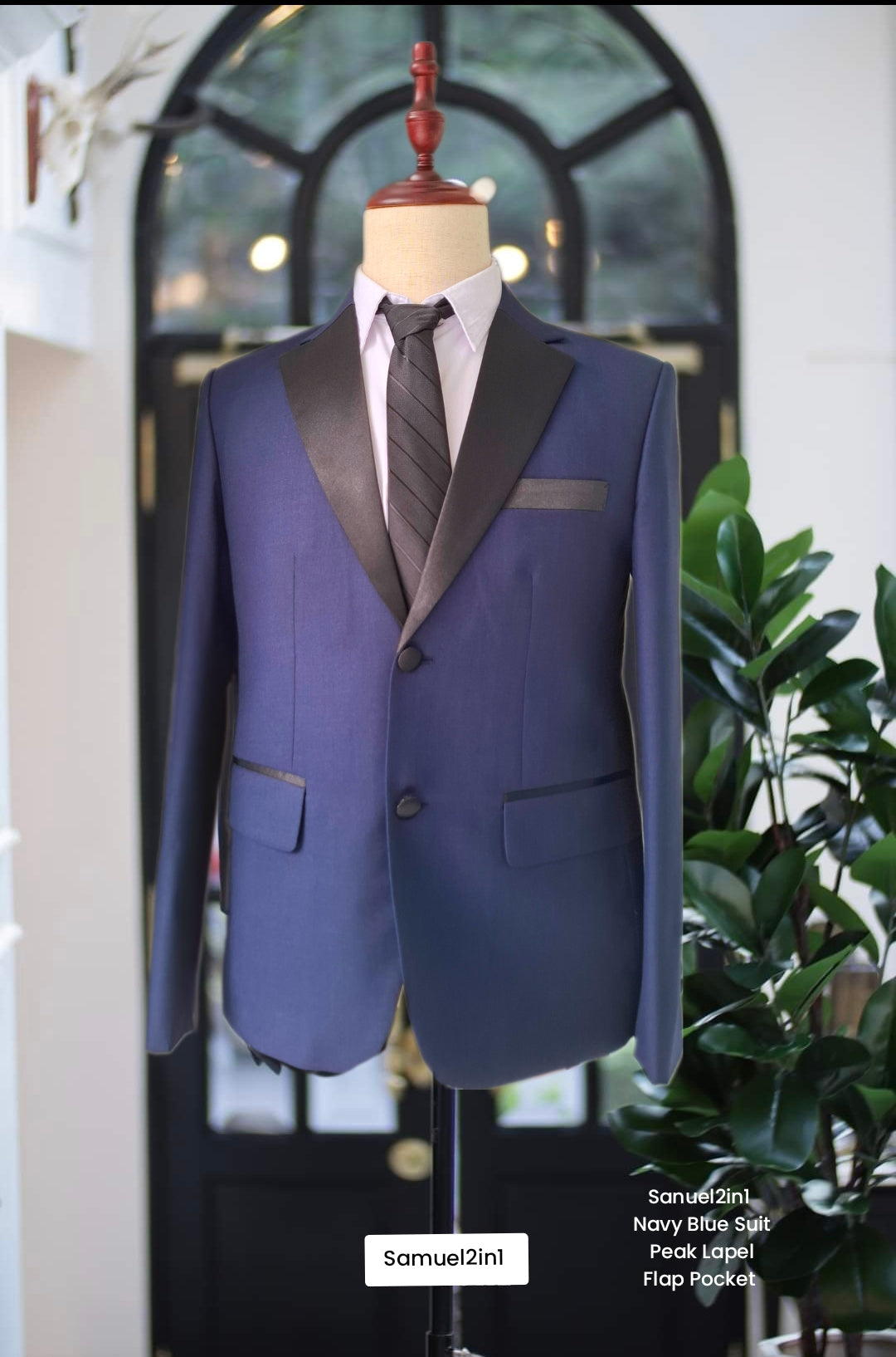 สูทสีน้ำเงินเข้มปกแหลม (Made to Order) / Navy Blue Peak Lapel Suit - Made to Order