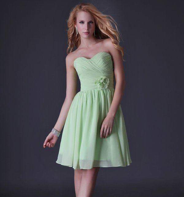 เดรสเขียวมิ้นท์เปิดไหล่จับจีบ | Mint Green Pleated Strapless Dress