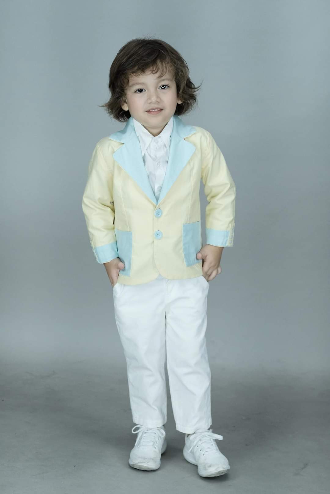ชุดสูทเด็ก สีฟ้าอ่อนตัดขาว (ให้เช่า)