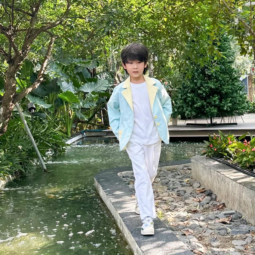 ชุดสูทเด็ก สีฟ้าอ่อนตัดขาว (ให้เช่า)