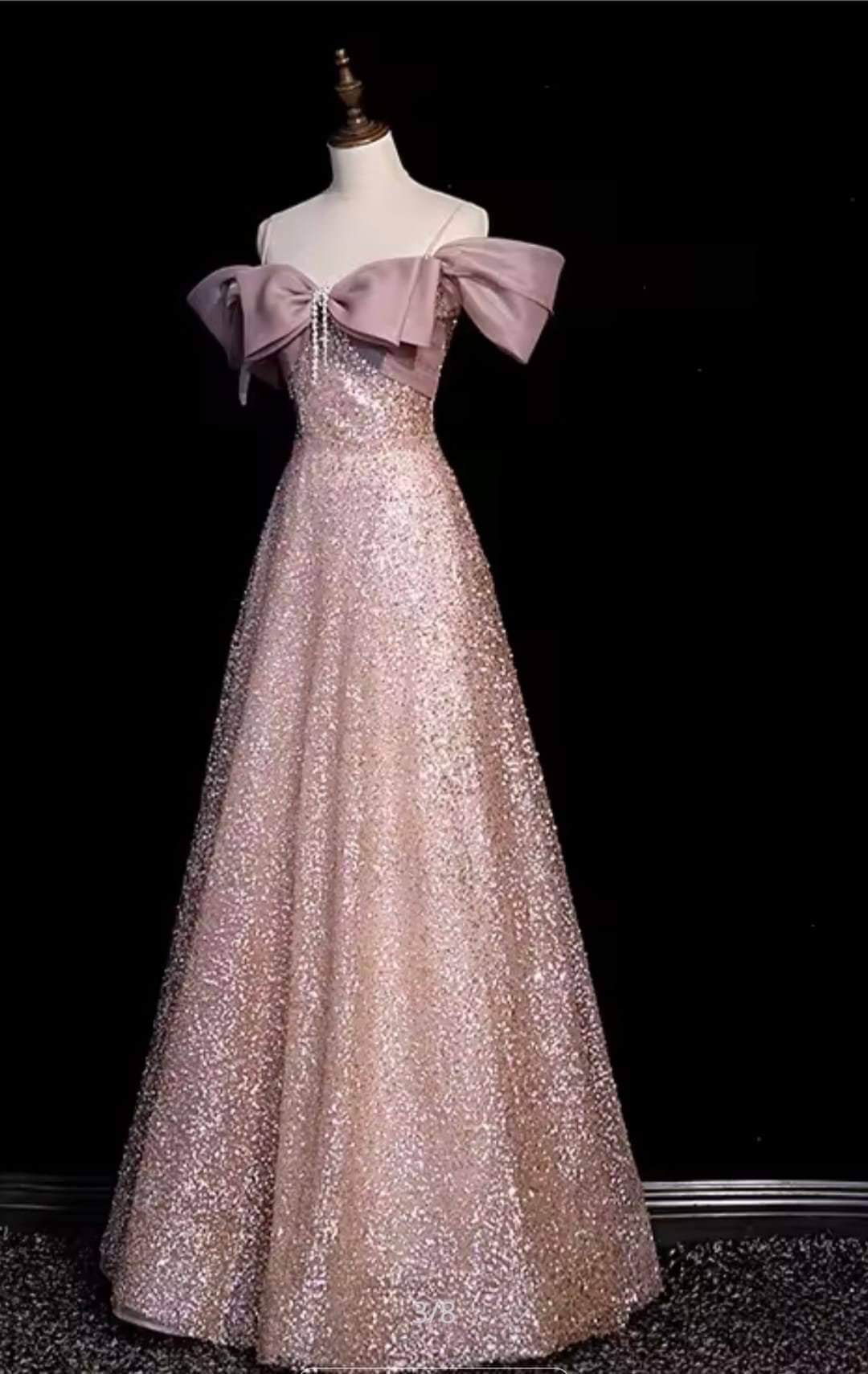 เดรสกลิตเตอร์สีชมพูโบว์ใหญ่ | Glitter Bow Evening Dress