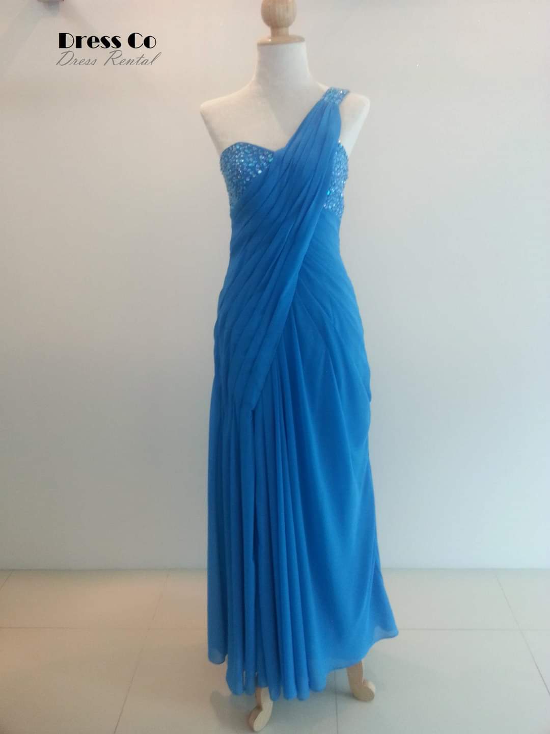 ชุดราตรีไหล่เดี่ยวปักเลื่อม | One-Shoulder Blue Sequin Evening Dress