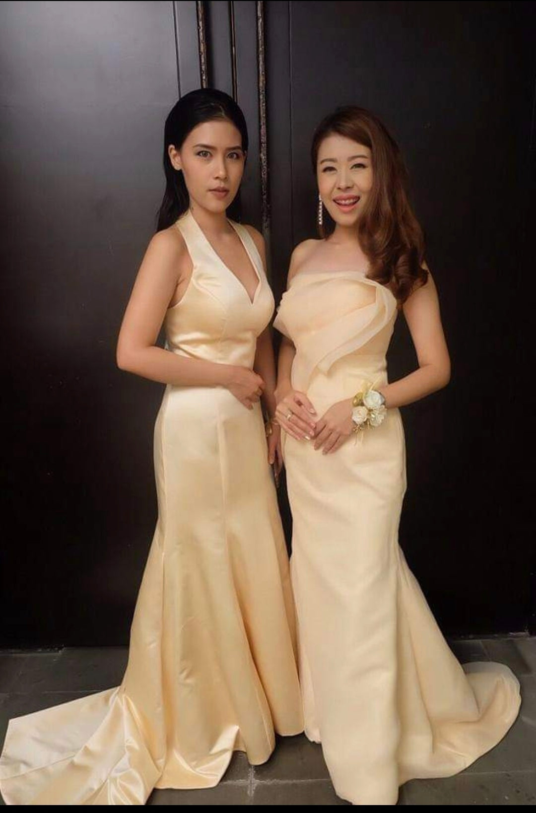 ชุดเพื่อนเจ้าสาวผ้าซาตินสีครีม / Cream Satin Bridesmaid Dresses