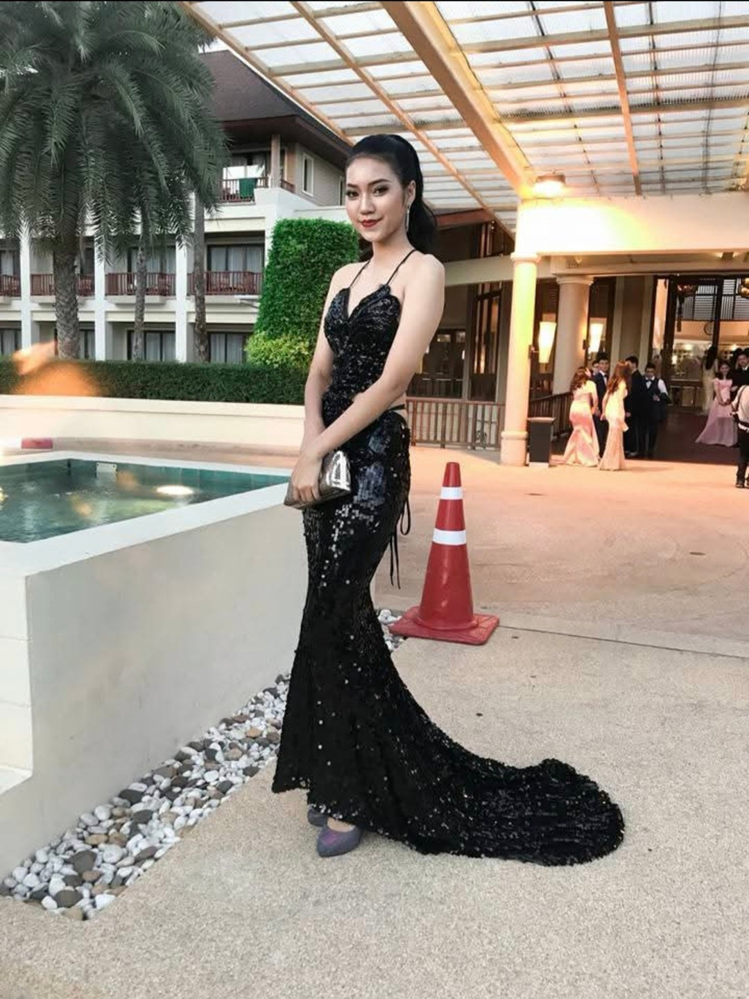ชุดราตรีสีดำเลื่อมทรงเมอร์เมด / Black Sequin Mermaid Dress