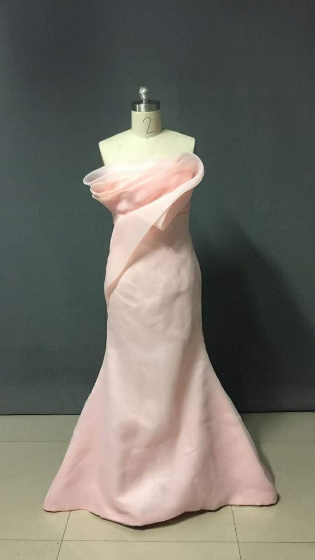 เดรสทรงหางปลาแต่งผ้าระบาย / Mermaid Layered Pink Dress