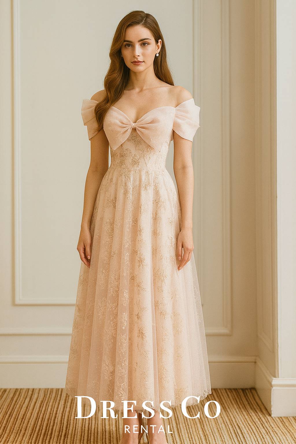 ชุดราตรีโทนสีพีชดีไซน์โบว์หน้า อกเปิดไหล่ ขายดี