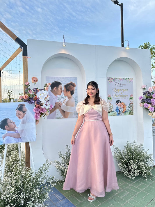 ลูกค้าเช่าชุดราตรีสีชมพู สำหรับงานแต่งธีมชมพูหวานละมุน 💕✨
