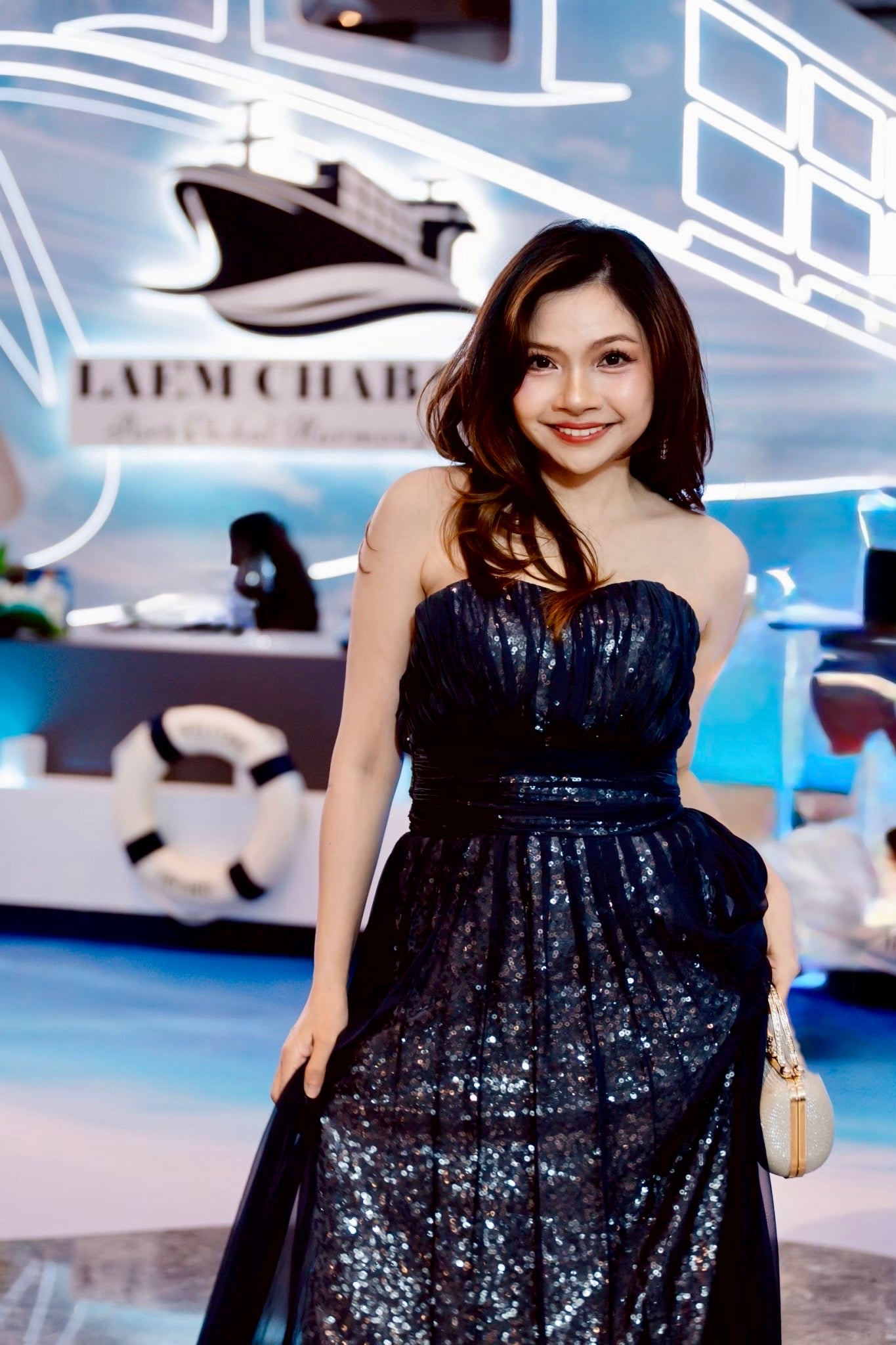 ชุดราตรีสุดหรู สำหรับงานเลี้ยงบริษัท ✨🥂