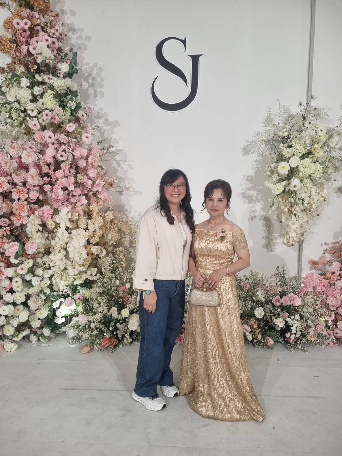 ชุดแม่เจ้าสาวเรียบหรู | Elegant Mother of the Bride Dress