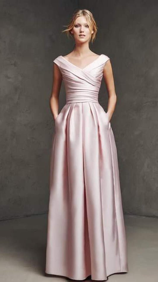 เดรสคอวีจับเดรปหรูหรา / V-Neck Draped Pink Satin Dress