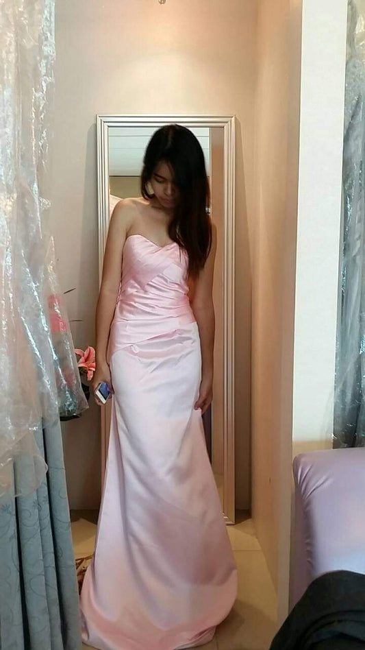เดรสเรียบหรูเข้ารูปชมพู / Simple Elegant Satin Pink Gown