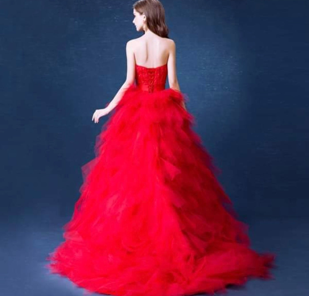 Red Ruffle Gown / ชุดราตรียาวไล่ระดับสีแดง