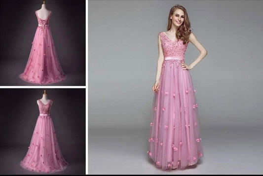 เดรสปักลายสามมิติชมพู / 3D Floral Pink Dress