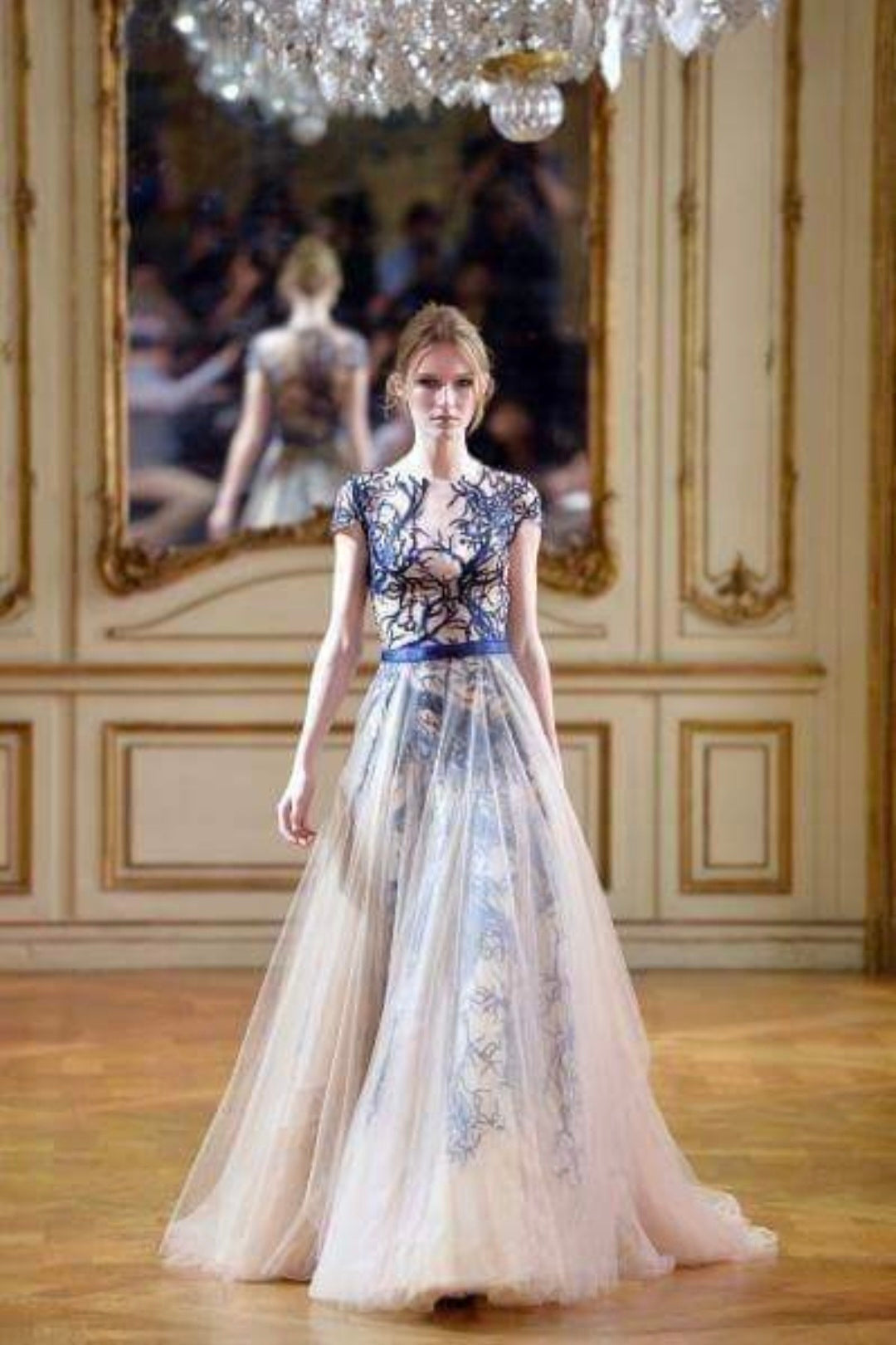 Sheer Blue Embroidered Tulle Dress / ชุดเดรสลูกไม้โปร่งปักลายฟ้า