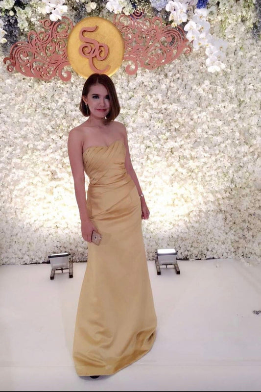 ลูกค้าใส่ชุดราตรี – Customer Review