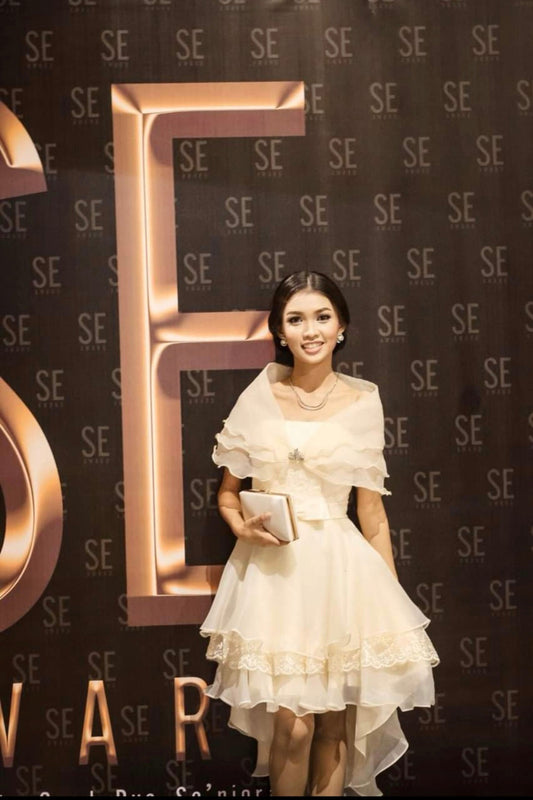เดรสสั้นเจ้าหญิงสีครีม / Cream Princess Short Dress