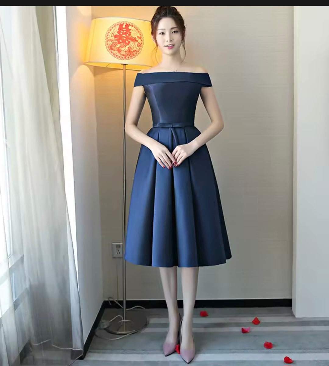 ชุดเดรสเปิดไหล่ทรงเอลิแกนท์สีน้ำเงิน | Navy Criss-Cross Back Dress