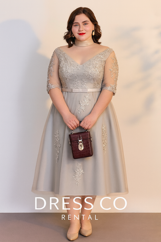 เดรสพลัสไซซ์สีเทาปักลายแขนซีทรู