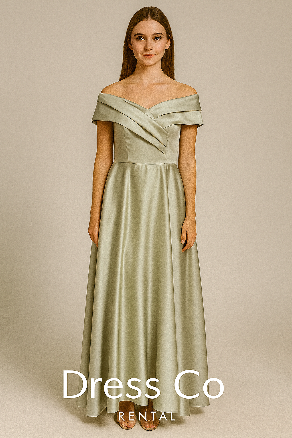 เดรสยาวสีเขียวอ่อน แบบเปิดไหล่