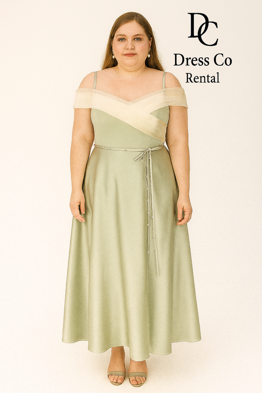 เดรสเขียวโอฟชอลเดอร์ตกแต่งไข่มุก / Green Off-Shoulder Pearl Dress