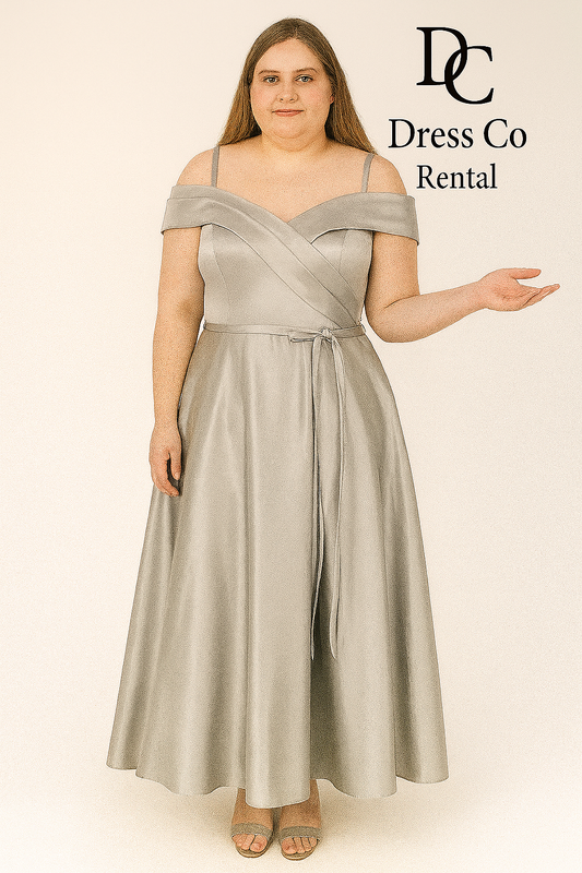 ชุดราตรีเปิดไหล่เฉียง สีเทาเงิน | Silver Off-Shoulder Gown
