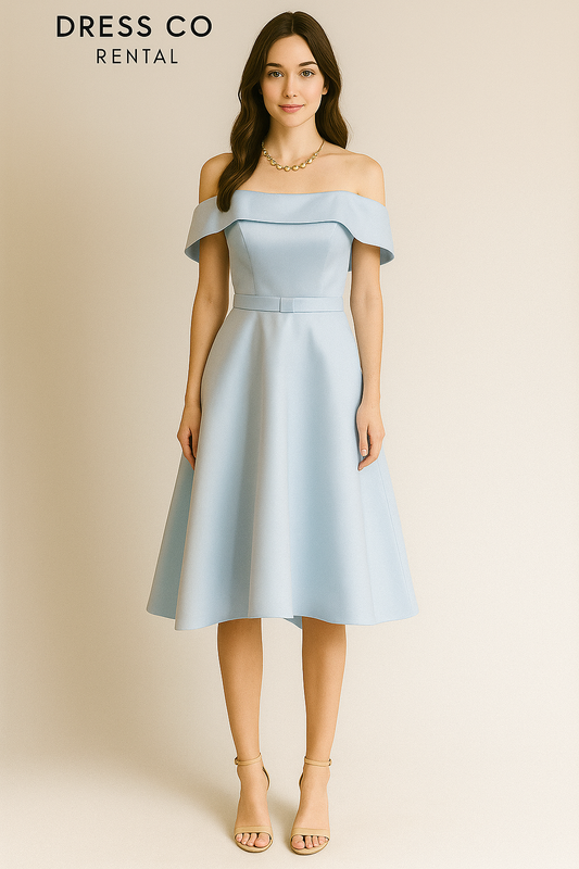 เดรสเปิดไหล่สีฟ้าอ่อน / Light Blue Off-Shoulder Dress